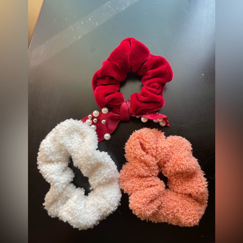 Hair scrunchie